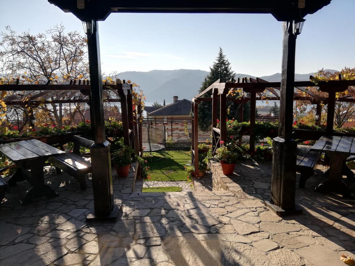 Trifon Zarezan Family Hotel Glavatartsi Extérieur photo