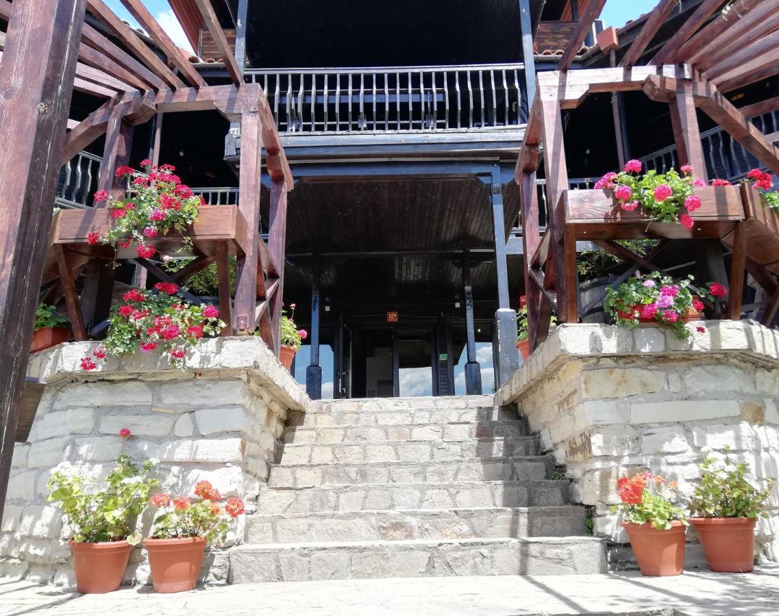 Trifon Zarezan Family Hotel Glavatartsi Extérieur photo