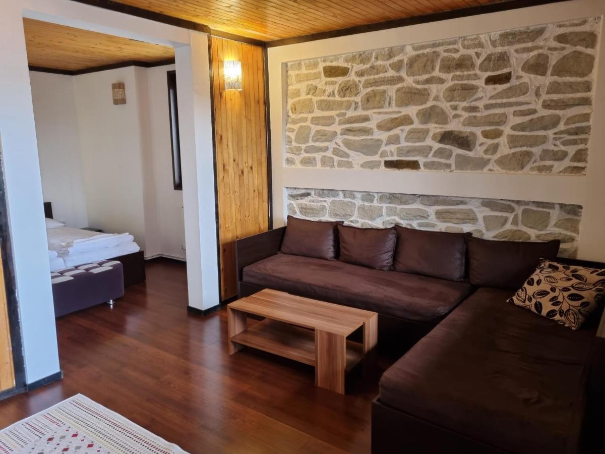 Trifon Zarezan Family Hotel Glavatartsi Extérieur photo