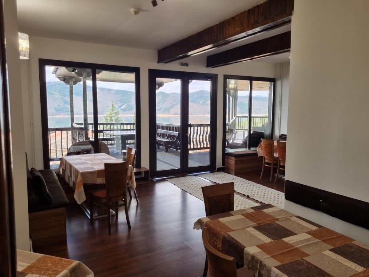 Trifon Zarezan Family Hotel Glavatartsi Extérieur photo