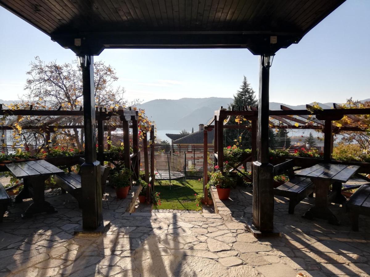 Trifon Zarezan Family Hotel Glavatartsi Extérieur photo