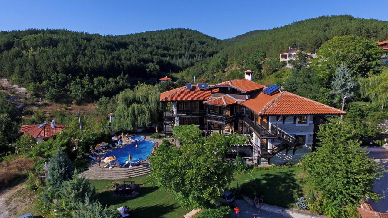Trifon Zarezan Family Hotel Glavatartsi Extérieur photo