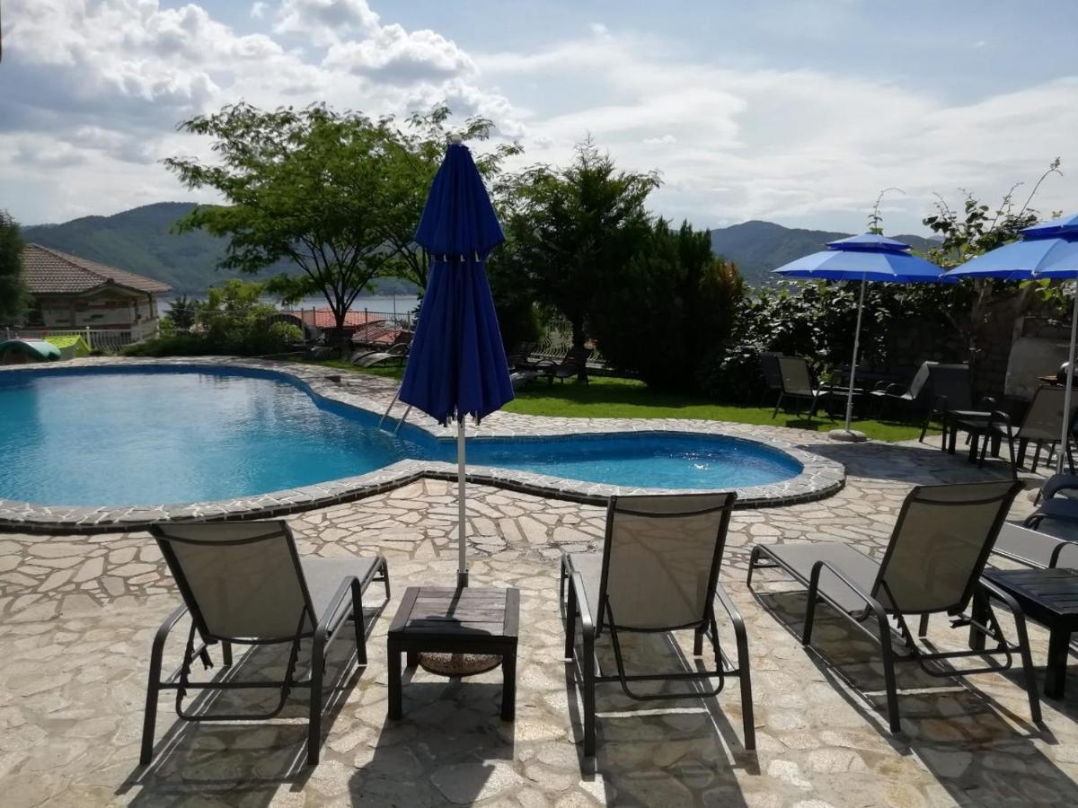 Trifon Zarezan Family Hotel Glavatartsi Extérieur photo