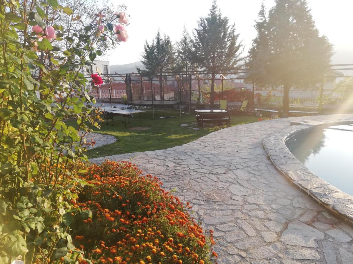 Trifon Zarezan Family Hotel Glavatartsi Extérieur photo